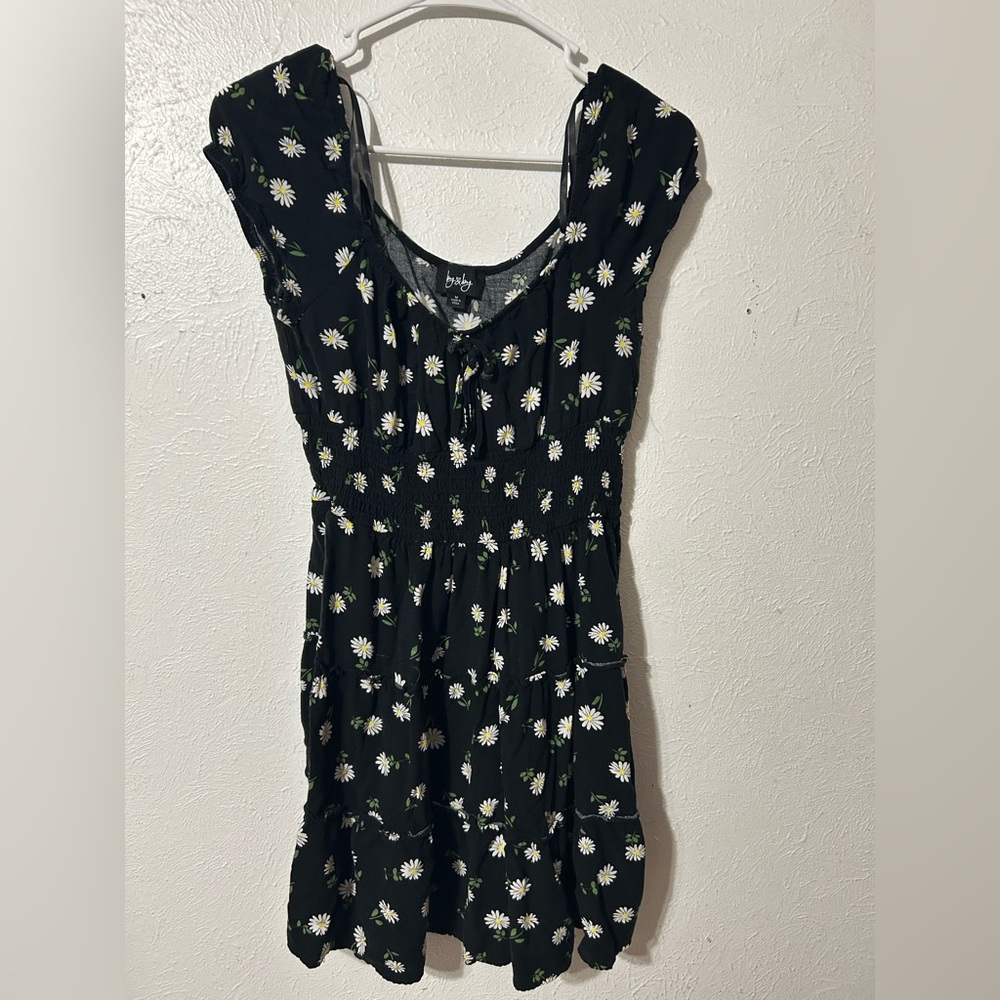 Medium Black Floral Dress with Daisy Print